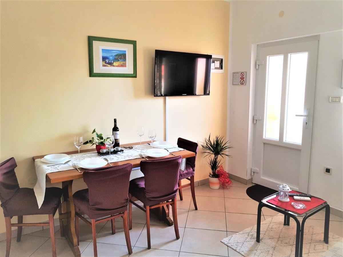 Apartments Davor Umag Eksteriør billede