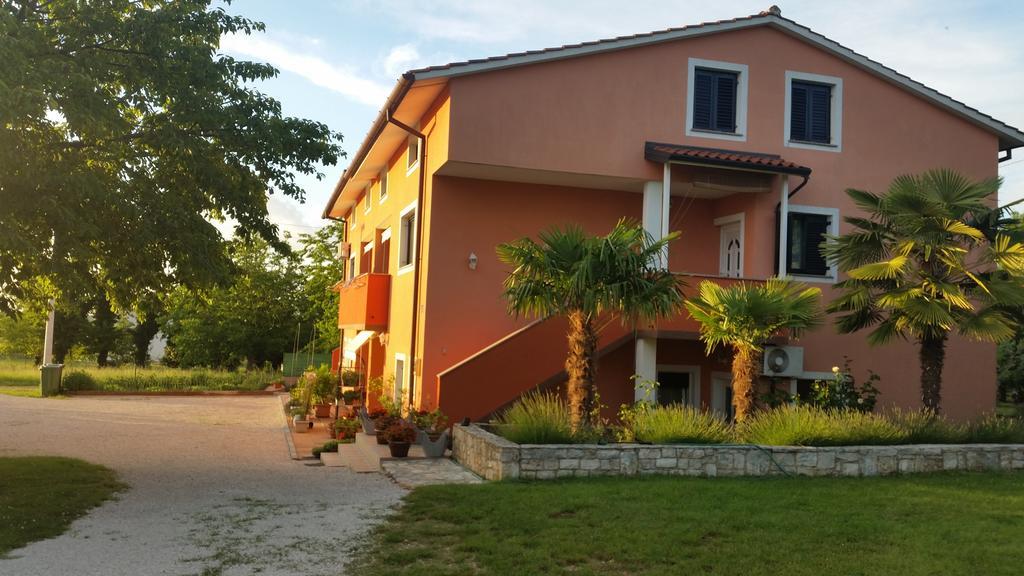 Apartments Davor Umag Eksteriør billede