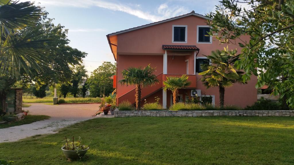 Apartments Davor Umag Eksteriør billede